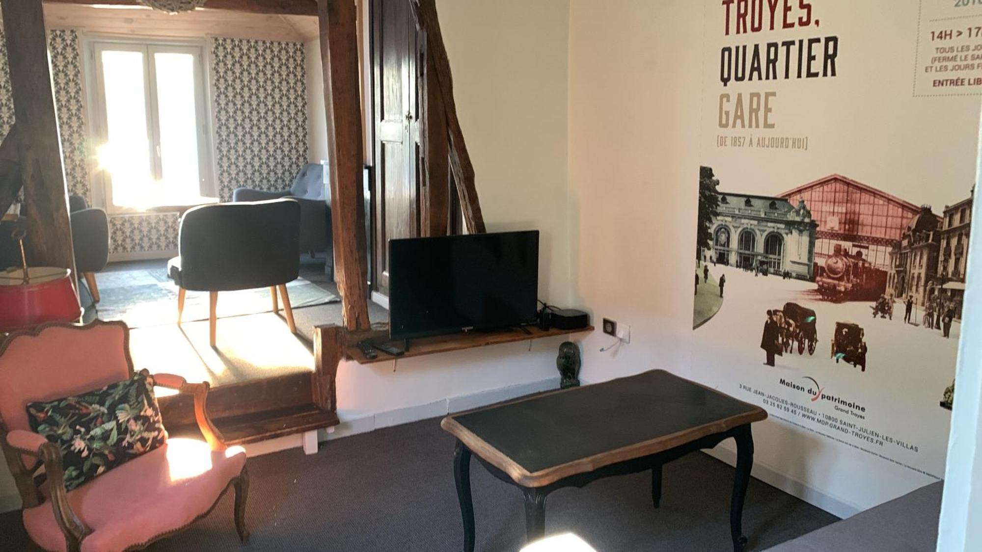 Duplex La Maisonnette 1 Chambre - Parking Gratuit Troyes Exterior photo